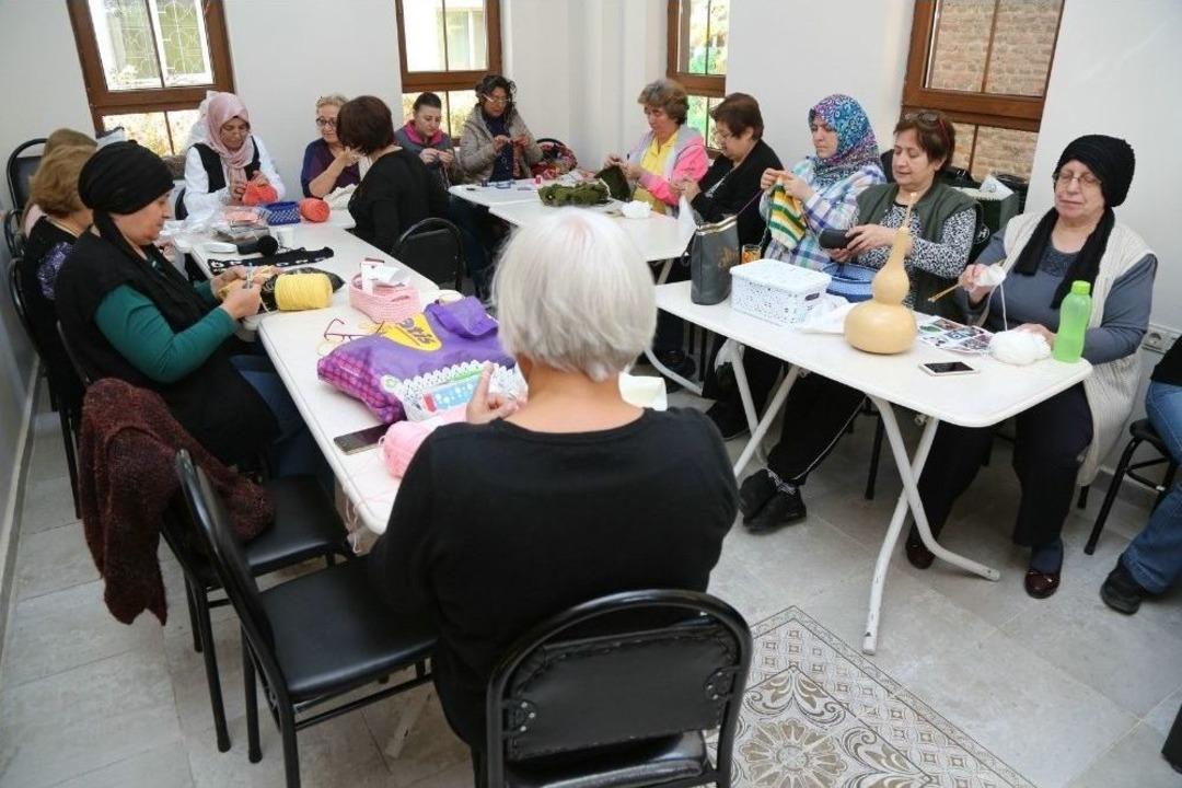 Kırmızıtoprak Halk Merkezi&rsquo;ndeki &Ouml;rg&uuml; Kursu B&uuml;y&uuml;k İlgi G&ouml;r&uuml;yor