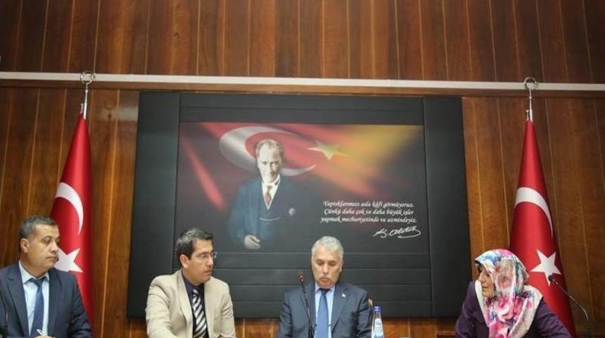 Vali Yıldırım, Vatandaşların Taleplerini Dinledi