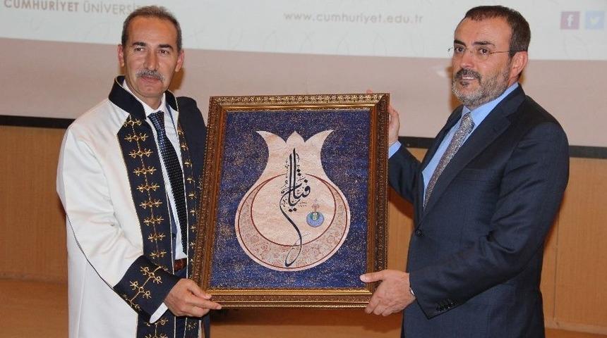 &Uuml;nal&rsquo;dan Siyaset Dersi