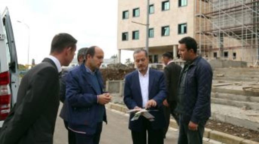 Kabuğuna Sığmayan Hastane