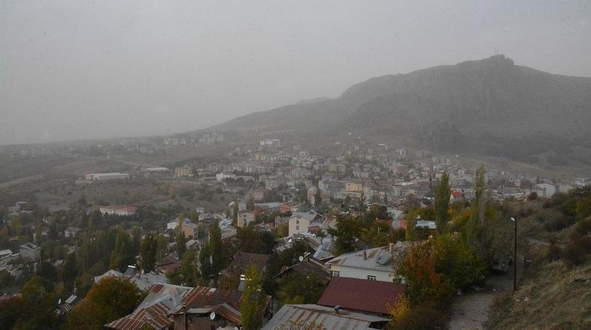 Suriye &Uuml;zerinden Gelen Toz Fırtınası Giresun Şebinkarahisar&rsquo;ı Da Etkisi Altına Aldı