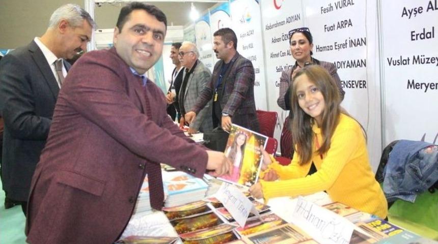 Eğitim Camiası Kitap Fuarını Gezdi