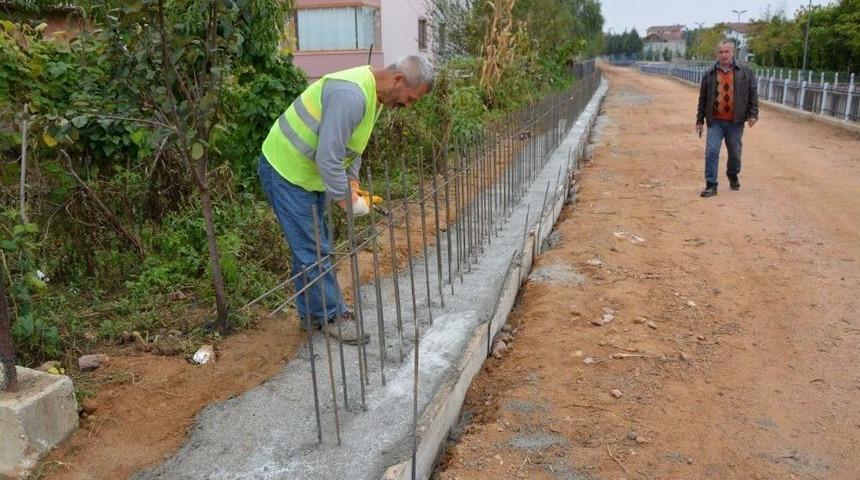 Kartepe&rsquo;de &Ccedil;evre D&uuml;zenleme Ve Onarım &Ccedil;alışmalarını S&uuml;rd&uuml;r&uuml;yor