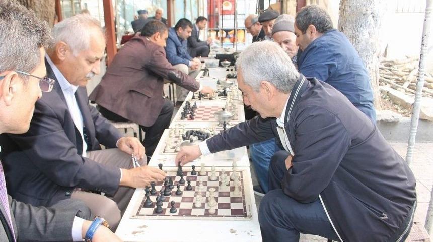 Satrancın Tarihi Doğu Ve G&uuml;neydoğu&rsquo;da Araştırılıyor