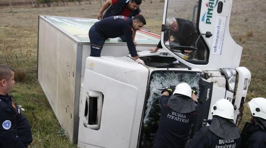 Devrilen Kamyonette Can Pazarı
