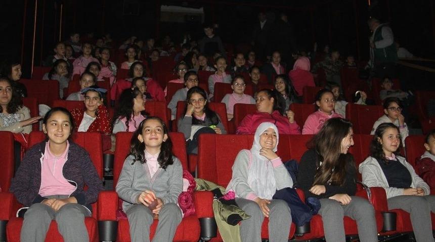3 Bin 300 &Ouml;ğrenci Sinema İle Buluşacak