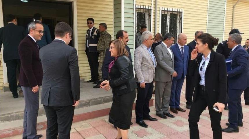 Vali Yerlikaya Muhtarlarla Buluştu