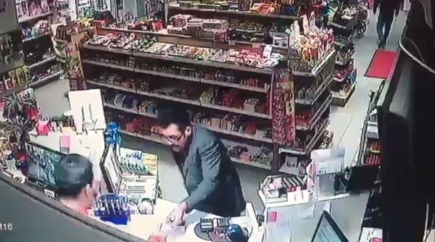 Petrol İstasyonlarındaki G&ouml;revlileri Dolandıran Şahsın Kimliği Belirlendi