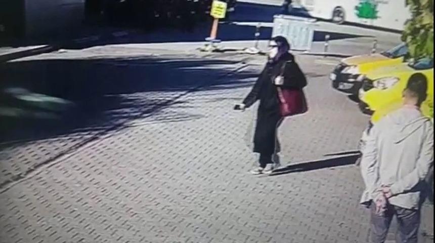 Kadın Dolandırıcı Yakayı Ele Verdi