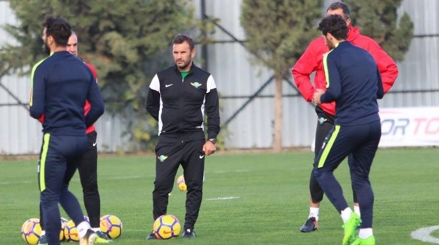 Okan Buruk: "biz En İyisini Yapmaya &Ccedil;alışan Bir Takımız"