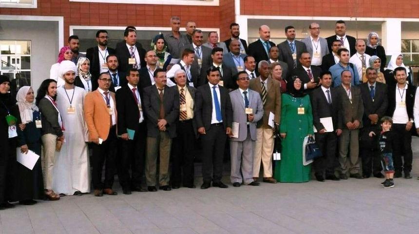 &ldquo;2. Uluslararası Ger&ccedil;ek Ve Umut Arasında Suriyeli M&uuml;lteciler&rdquo; Sempozyumu Yapıldı