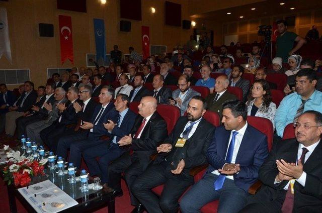 “2. Uluslararası Gerçek Ve Umut Arasında Suriyeli Mülteciler” Sempozyumu Yapıldı