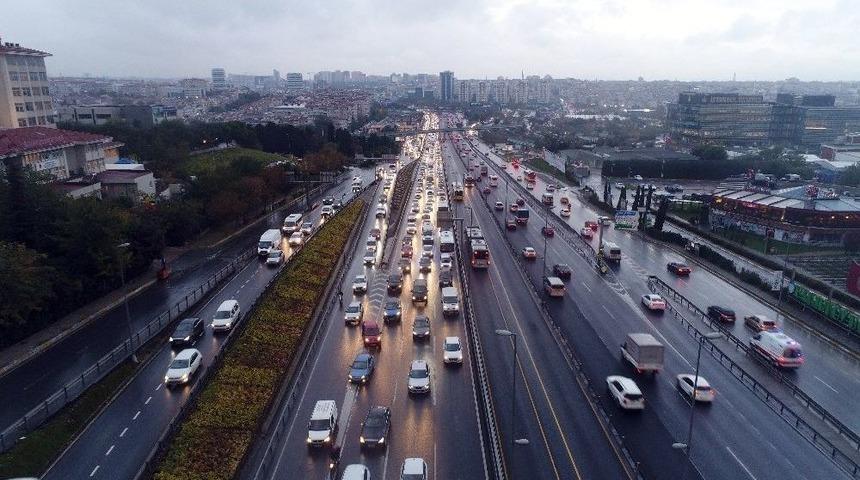 Yoğun Trafik Havadan B&ouml;yle G&ouml;r&uuml;nt&uuml;lendi