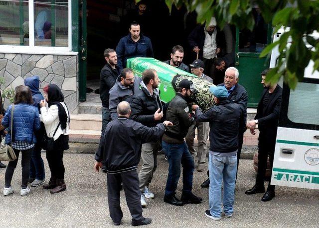 Eylem Gülçin Kanık’ın Cenazesi Anneannesinin Mezarına Defnedildi