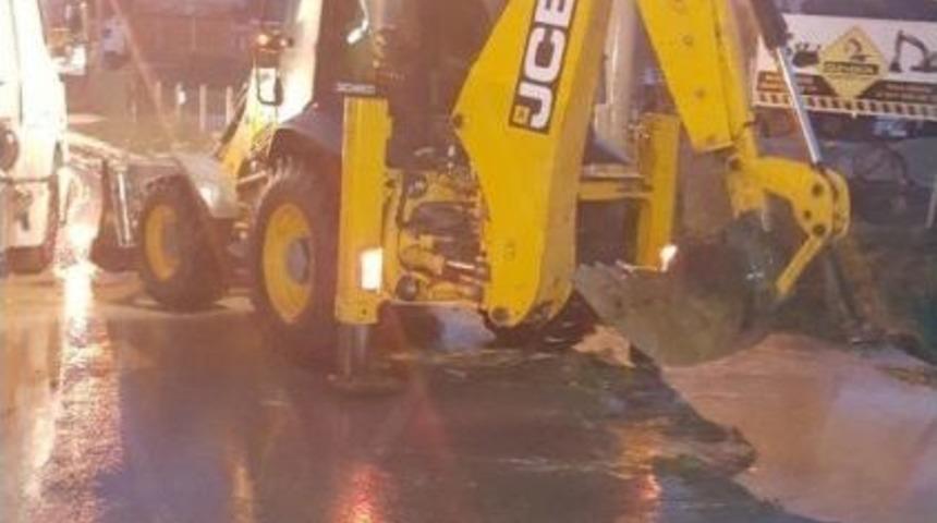 Kaynarca&rsquo;ya 4 Saatte Metrekareye 80 Kilogram Yağış D&uuml;şt&uuml;