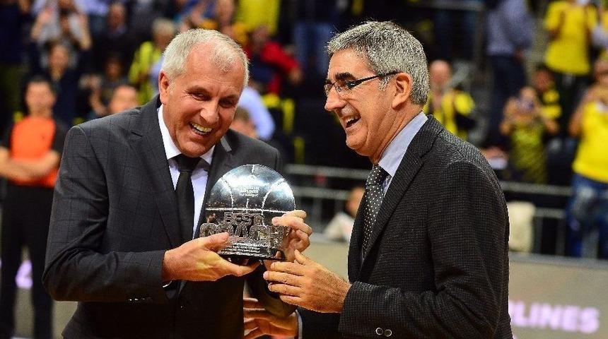 Obradovic, Yılın Ko&ccedil;u &Ouml;d&uuml;l&uuml;n&uuml; Aldı