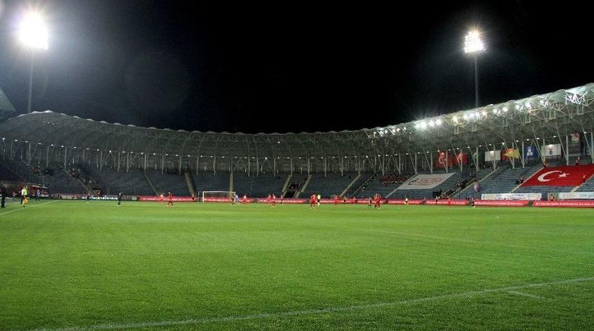 Osmanlıspor Son 3 Yılda İlk Defa Boş Trib&uuml;nlere Oynadı