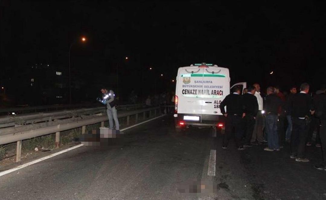 Bariyerlere &Ccedil;arpan Motosikletli Hayatını Kaybetti