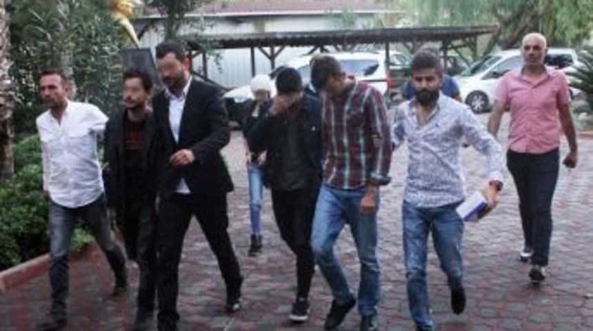 Kemer’de Uyuşturucu Operasyonuna 5 Tutuklama