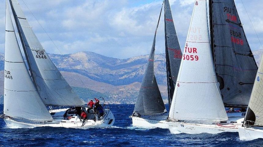 Yaşarlı Yelkencilerin Hedefi Şampiyonluk