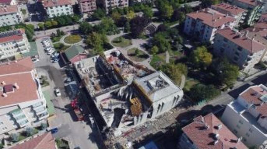 Mevlana Spor Merkezinin İnşaatı Hızla İlerliyor