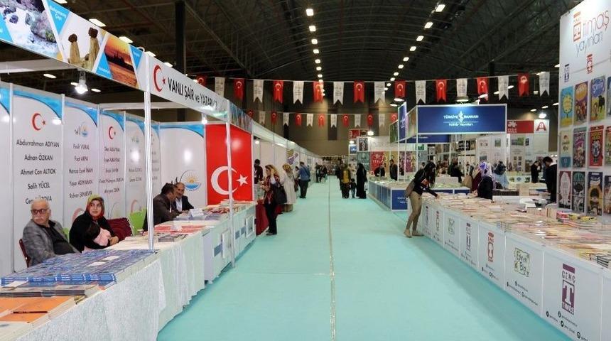 Van Kitap Fuarı&rsquo;na B&uuml;y&uuml;k İlgi