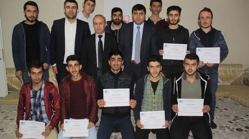 Hakkari&rsquo;de Sertifikası T&ouml;reni