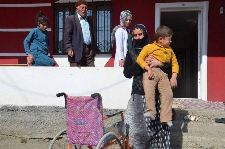 Bedensel Engelli Umut’a Eğitim Desteği G3