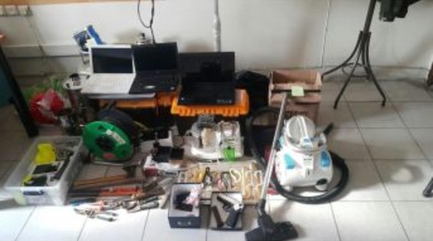 Çaldıkları Eşyalar Arasındaki Tespihler Dikkat Çekti.