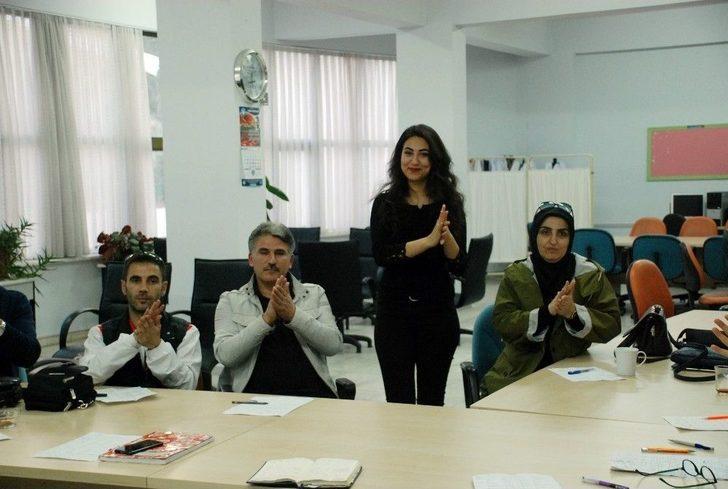 Nisanur İçin Öğretmenleri İşaret Dili Öğreniyor G3