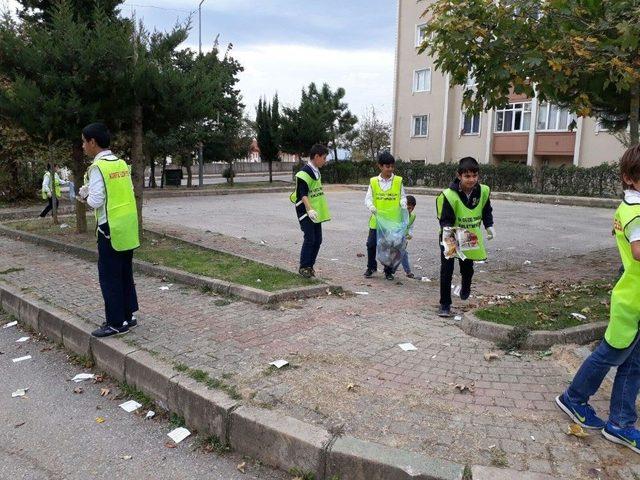 Körfezli Öğrenciler Ders İşlerken Ders Verdiler