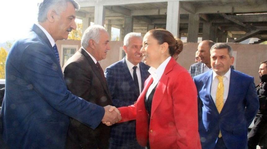 Ak Parti Sosyal Politikalardan Sorumlu Genel Başkan Yardımcısı Öznur Çalık: