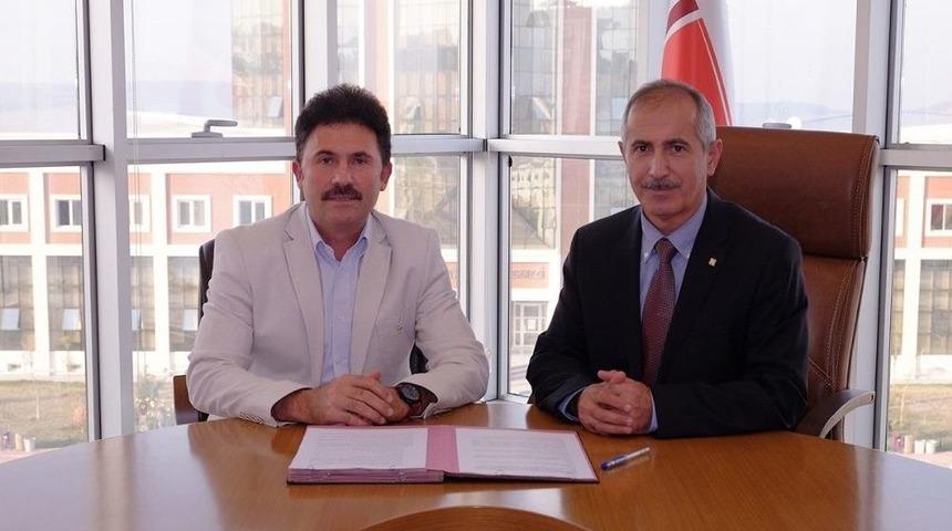 İl Sağlık M&uuml;d&uuml;rl&uuml;ğ&uuml; İle &Uuml;niversite Arasında Klinik Uygulaması Protokol&uuml; İmzalandı