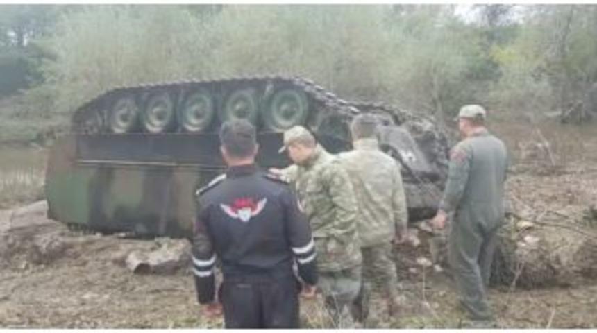 Tekirdağ&rsquo;da Sele Kapılan Askeri Zırhlı Ara&ccedil; &Ccedil;ıkarıldı