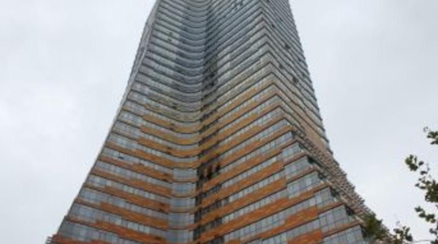 Ataşehir&rsquo;de 52 Katlı G&ouml;kdelende Yangın Paniği