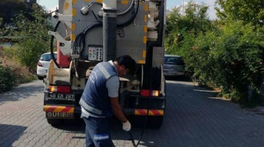 G&ouml;cek Kanalizasyon Hatları Temizleniyor