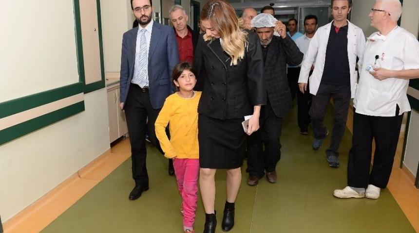 Kuş İ&ccedil;in Kollarını Kaybeden &Ccedil;oban Ramazan, Vali Yardımcısından Protez Kol Ve İş İstedi