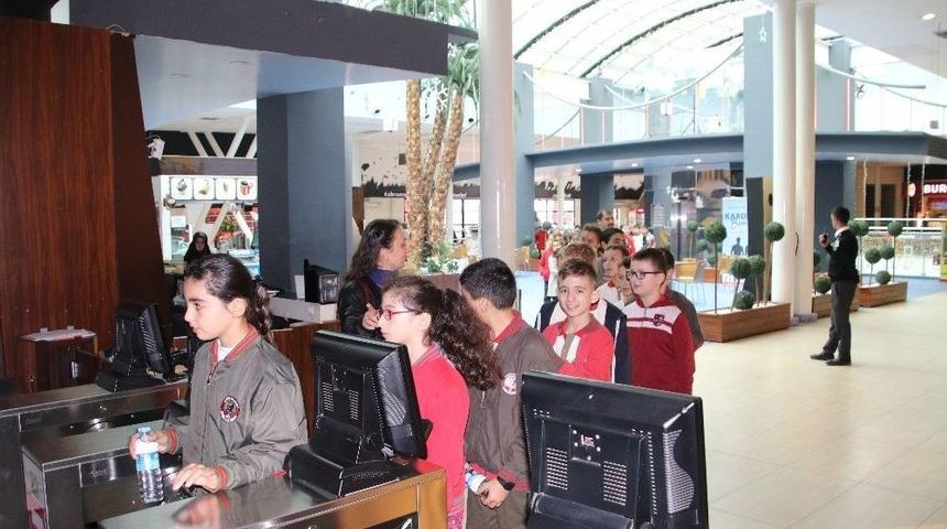 Sinemaya Gitmeyen &Ouml;ğrenci Kalmayacak