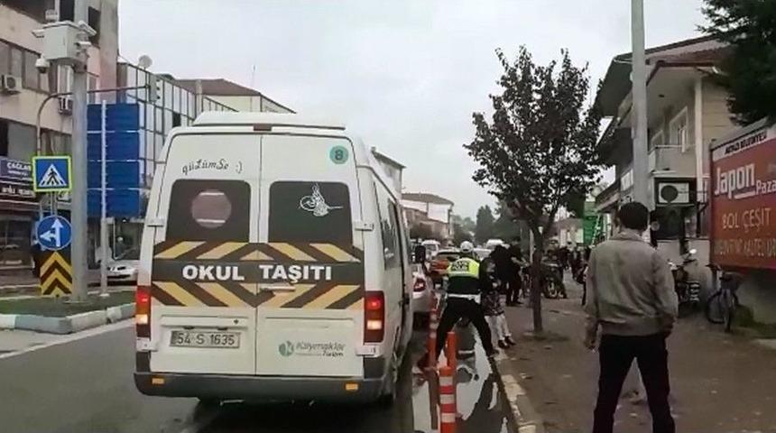 Trafik Polisinden Alkışlanacak Hareket