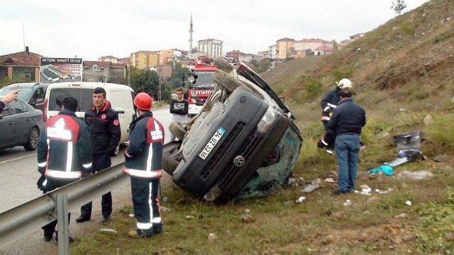 Pendik’te Kontrolden Çıkan Araç Yamaçtan Yuvarlandı: 4 Yaralı