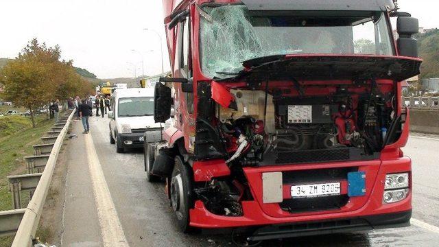 Pendik’te Kontrolden Çıkan Araç Yamaçtan Yuvarlandı: 4 Yaralı