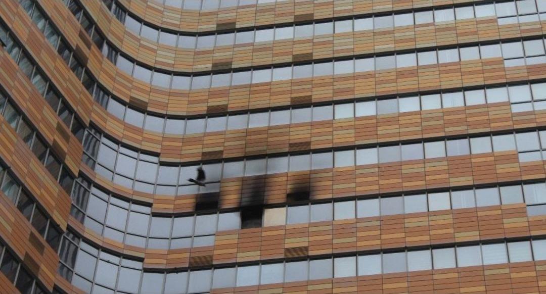 Ataşehir&rsquo;de 41 Katlı G&ouml;kdelende Yangın Paniği