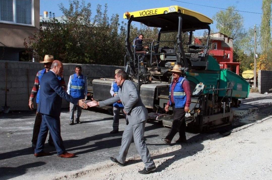 Eminpaşa Caddesi Asfalta Kavuştu