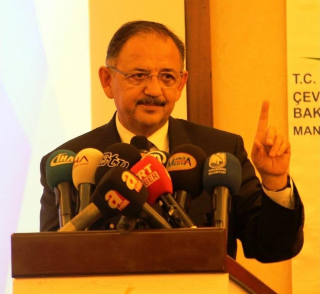 Bakan &Ouml;zhaseki&rsquo;den Belediye Başkanlarına: &ldquo;&ccedil;i&ccedil;ek B&ouml;cekle, Sanatla Uğraşmayın, Kentsel D&ouml;n&uuml;ş&uuml;me &Ouml;ncelik Verin&rdquo;
