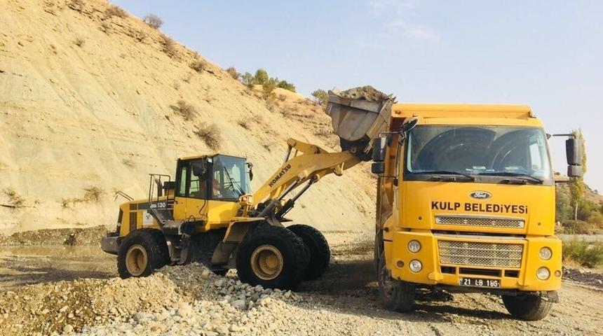 Kulp Belediyesi Kumlama &Ccedil;alışmalarını S&uuml;rd&uuml;r&uuml;yor