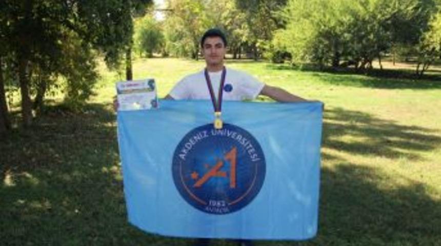 Akdeniz &Uuml;niversitesi &Ouml;ğrencisi Avrasya Şampiyonu Oldu