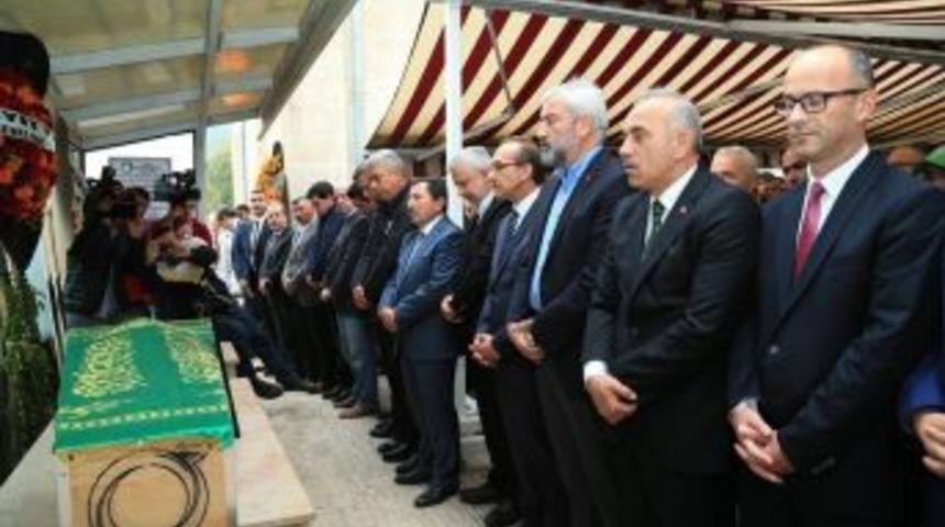 İsmet Şenocak Son Yolculuğuna Uğurlandı