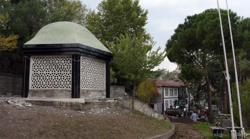 Tokat&rsquo;ta &ldquo;erzurumlu Emrah&rdquo; T&uuml;rbesi Restore Ediliyor