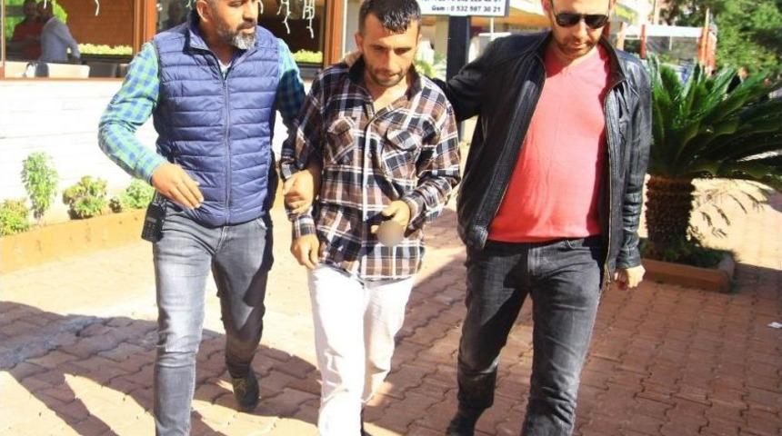 Antalya&rsquo;da Silahlı Şahıs Paniği