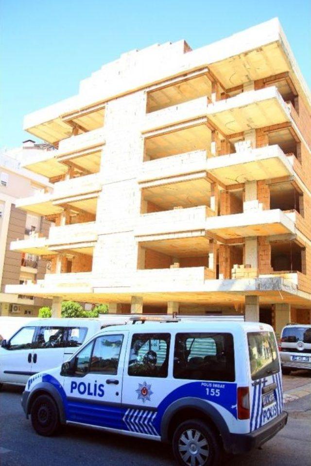 Antalya&rsquo;da Silahlı Şahıs Paniği 2